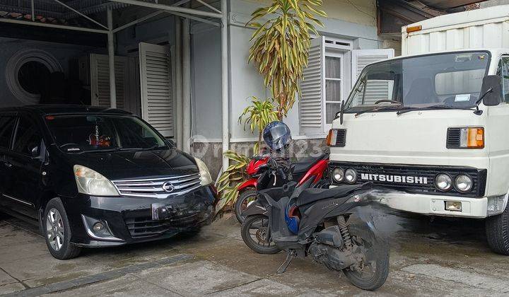 Rumah lama terawat hanya hitung tanah di sayap Asia afrika 1