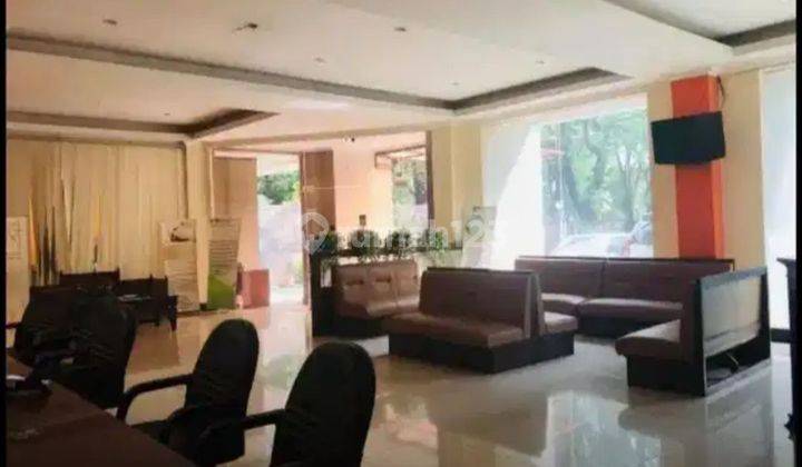 Gedung 3 lantai di mainroad supratman cocok untuk kantor  lt 840 2