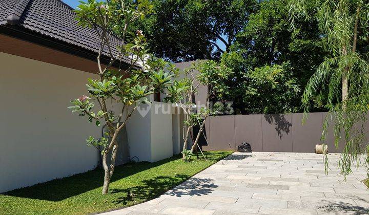 Rumah baru luxury di mainroad cipaganti lt 861, hook 2