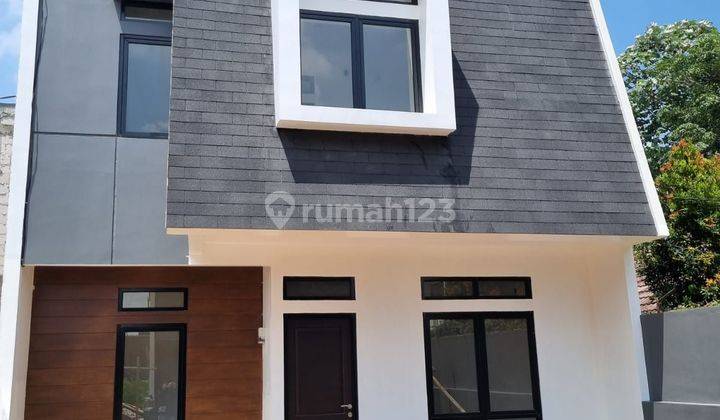 Dijual Rumah Mewah 2 Lantai Dekat Stasiun MRT Lebak Bulus 1