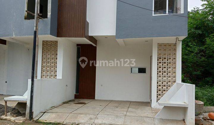 Dijual Rumah Mewah 3 Lantai Dekat Stasiun MRT Lebak Bulus  2