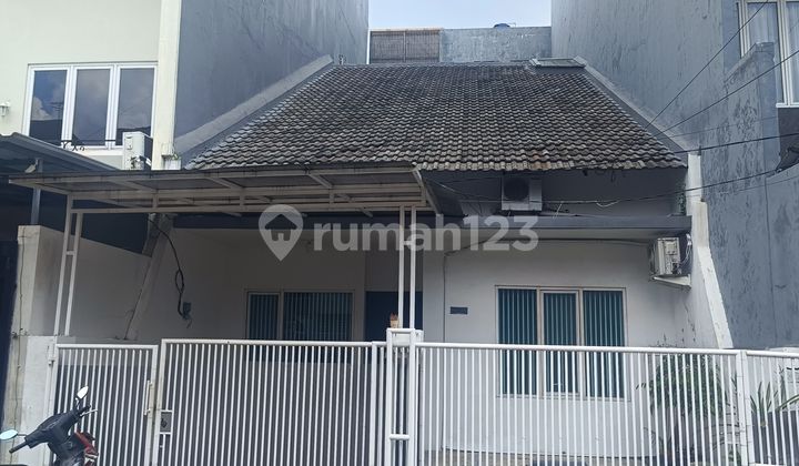 Disewakan Murah Rumah Di Kelapa Gading Dengan 7 Kamar Tidur , Bagus , Jalan Depan Rumah 2 Mobil 
