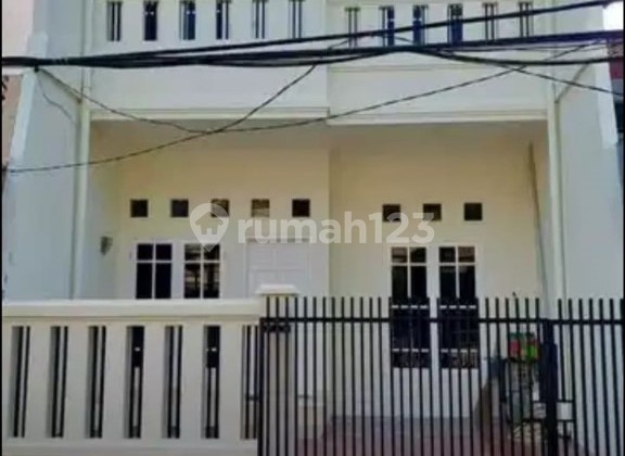 Disewakan Rumah Di Sunter Agung Dalam Komplek , Bagus 2 Lantai , Ada Tersedia Kamar Untuk Pembantu Juga , Jalan Lebar 2 Mobil Lebih ( Hn )