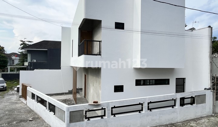 New House in a Housing Complex Near UGM Campus, 1 km to Palagan St. km 8