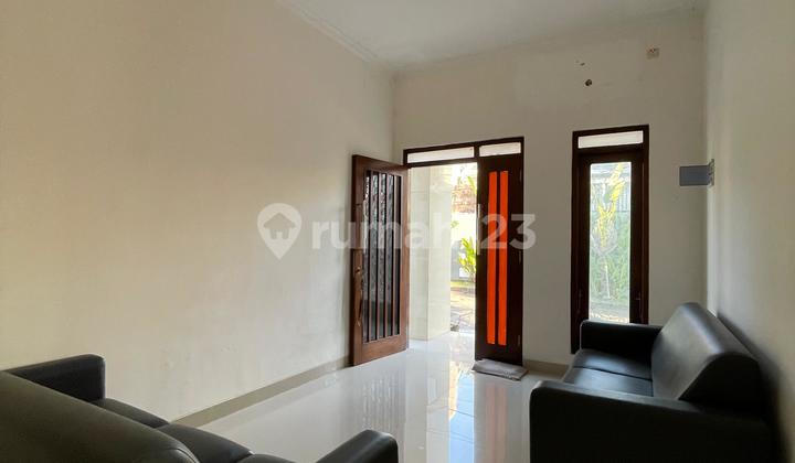 Luxury House in a Residential Area Near Hyatt Hotel on Palagan Street. 2