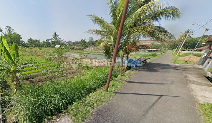 Kaliurang Land 200 meters from UII Campus. Close to Kaliurang Street, suitable for boarding house. Kaliurang Land 200 meters from UII Campus. Close to Kaliurang Street, suitable for boarding house.