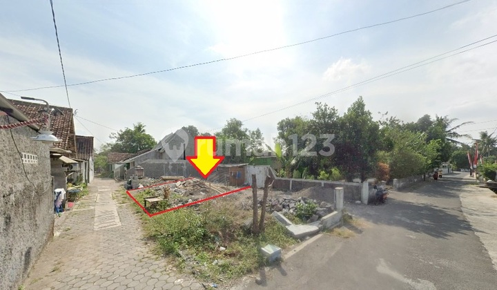 600 Meter Jl. Kebon Agung, Tanah Sumberadi 2 Menit Barat Pasar Cebongan. 600 Meter Jl. Kebon Agung, Tanah Sumberadi 2 Menit Barat Pasar Cebongan.