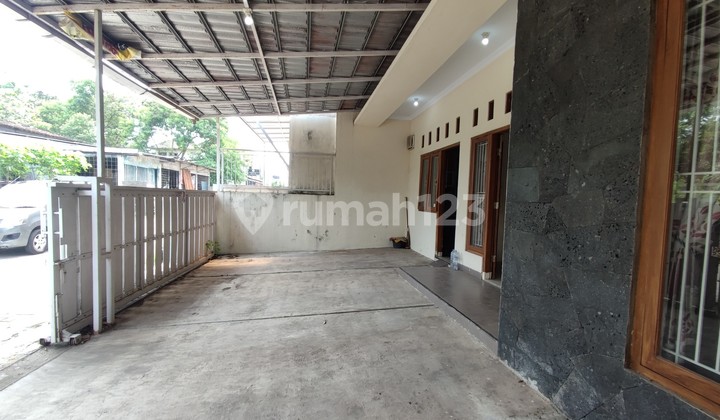 700 Meters, 2-Story House for Sale in Plemburan Housing Complex, Jl. Kaliurang KM.6, Near UGM Campus 2