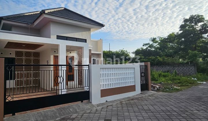 Dijual Rumah Dalam Cluster Maguwo, Dekat Ringroad Utara, Dekat Kampus UNRIYO Dijual Rumah Dalam Cluster Maguwo, Dekat Ringroad Utara, Dekat Kampus UNRIYO