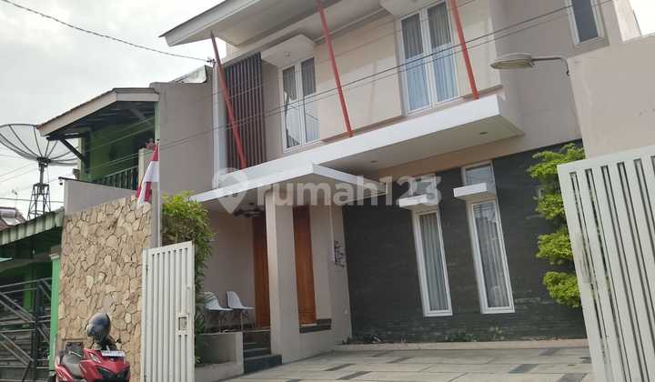 Homestay for Sale Near Ambarukmo Plaza. Fully Furnished, Ready to Move In.