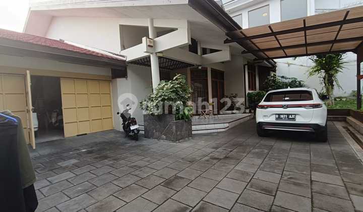Strategic Cool House for Rent in Ciumbuleuit, North Bandung 2
