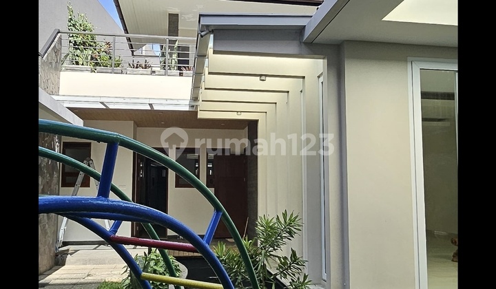 Luxurious Cool Semi-Furnished House in Setra Murni Complex, North Bandung 2