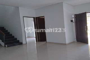 Rumah Minimalis 2 Lantai di Cluster Setra Glory Bandung Utara