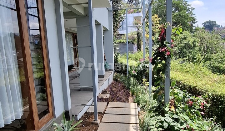 Sewa Rumah Homy Luas Asri +Furnish di Cipaku Bandung Utara Sewa Rumah Homy Luas Asri +Furnish di Cipaku Bandung Utara