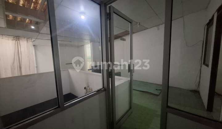 Ready-to-Use Ruko on Main Road Kebon Jati, Opposite Paskal 23 Bandung 2