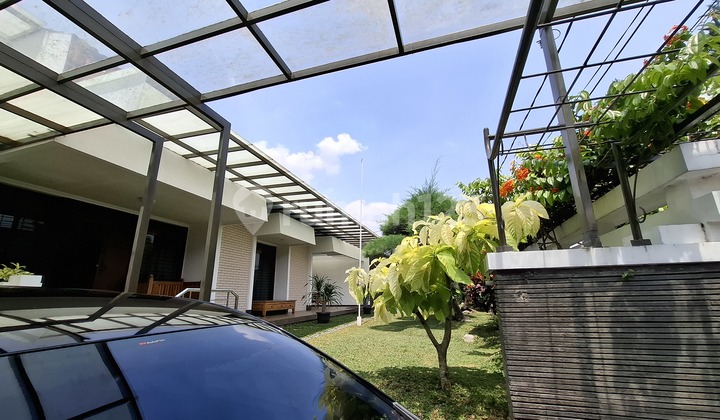 For Sale Well-Maintained Strategic House in Setra Sari Kulo, North Bandung