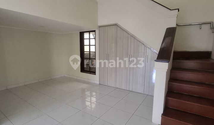 Rumah 2 Lantai Nyaman Asri di Budisari Setiabudi Bandung