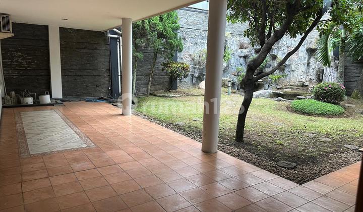 Rumah 2,5 Lantai Semi Furnish di Babakan Jeruk Dekat Tol Pasteur 1
