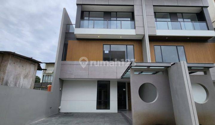 Rumah Baru Modern 3 Lantai With Pool di Setra Duta Lavida Bandung 1