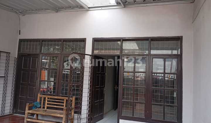 For Rent / Sale Well-Maintained House in Taman Cibaduyut Indah 1 Bandung