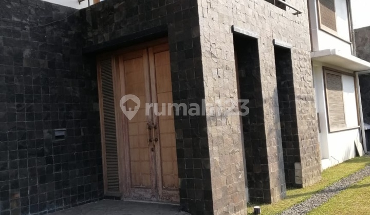 Rumah Mewah di Cluster Setrasari Kulon Sukasari Bandung Utara