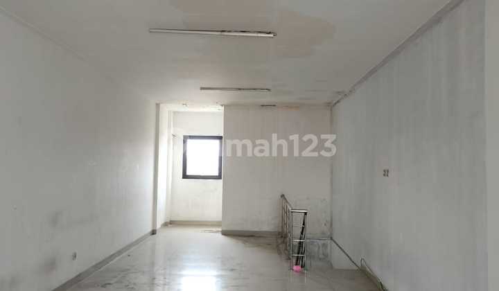 For Sale: 3-Story Shop House on Jl. Kebun Kopi Mainroad, Cibeureum, Bandung 2