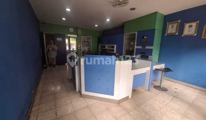 Strategic 1.5-Story Shop House for Rent in Kebon Jati, in front of Paskal23 Bandung 2