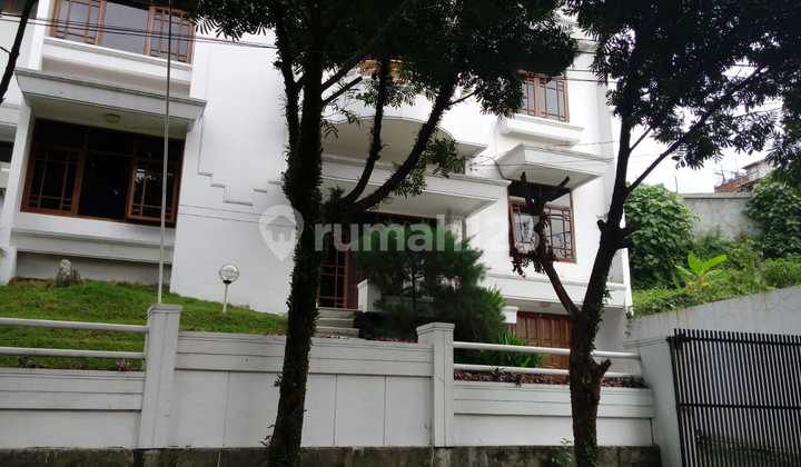 For Sale Well-Maintained Move-In Ready House in Surya Setra Cluster, North Bandung