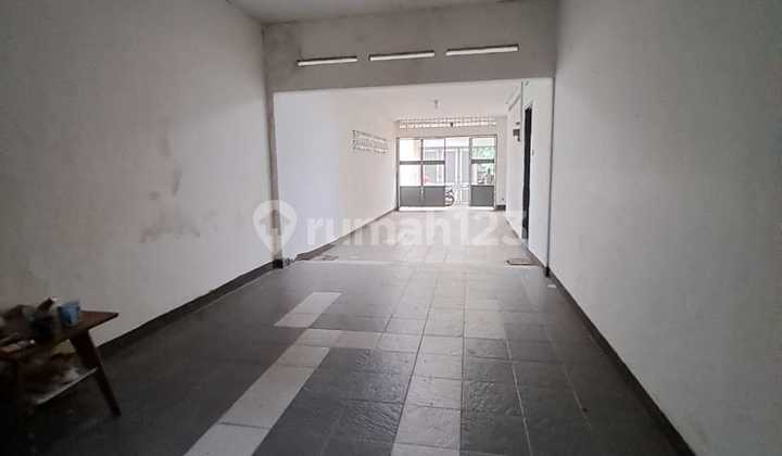 Rent a Spacious House on Mainroad Sayap Sukajadi North Bandung 2