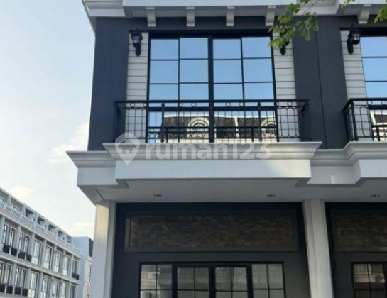 Rental/Sale of Corner Shop House in Pik 2, North Jakarta 1