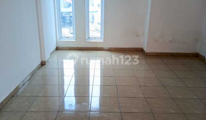 For Rent 3-Story Shop House on Kranji Street Side, West Bekasi 2