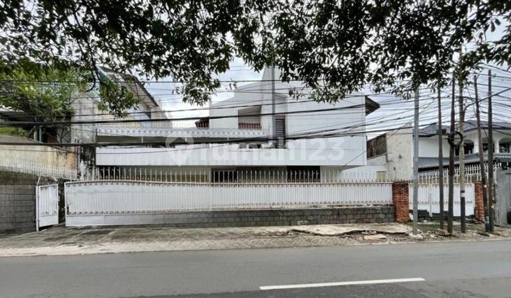 Dijual Rumah Di Pinggir Jalan Darmawangsa , Jakarta Selatan