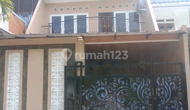 Dijual Rumah 2 1/4 Lantai Siap Huni Baru Full Renov Diperumahan Taman Pulo Indah, Jaktim