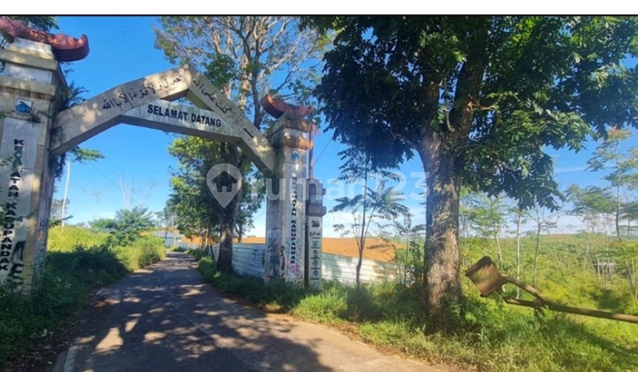 Land/Plot for Sale Very Cheap Already Equipped with Infrastructure & Facilities by the Main Road in Cianjur Regency. Land/Plot for Sale Very Cheap Already Equipped with Infrastructure & Facilities by the Main Road in Cianjur Regency.