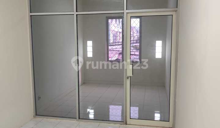 For Rent 2-Story Shop House in Disentra Onderdil Harapan Indah For Rent 2-Story Shop House in Disentra Onderdil Harapan Indah