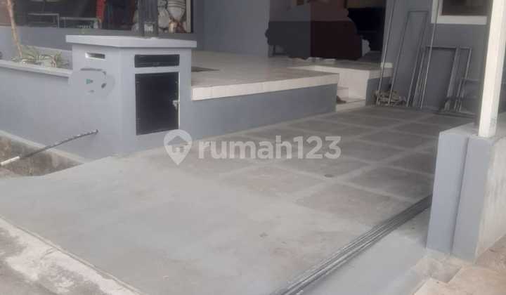 For Rent Housev2 Floor Inside Harapan Indah Cluster, Bekasi 2
