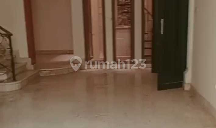 For Sale 3.5-Story House in Rawamangun, Pulogadung, East Jakarta 2