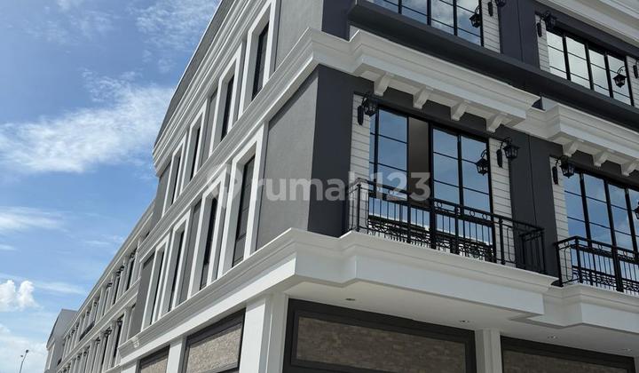 Rental/Sale of Corner Shop House in Pik 2, North Jakarta 2