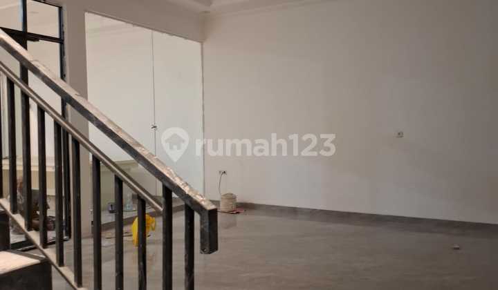 For sale luxury house on the boulevard of Banjar wijaya housing complex 2