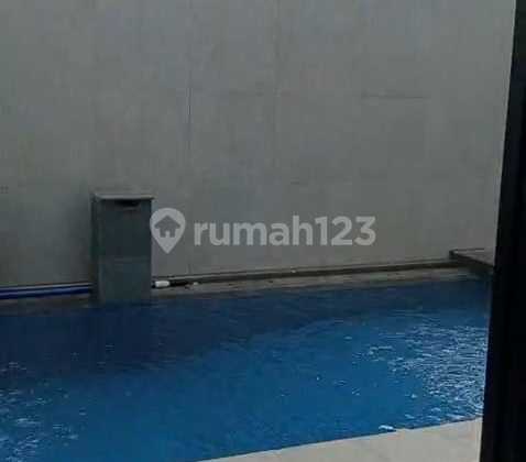 Dijual Rumah Siap Huni Ada Kolam Renang Joglo Jakarta 2
