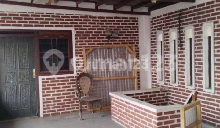 Well-Maintained Old House Strategic Location Arcamanik 2