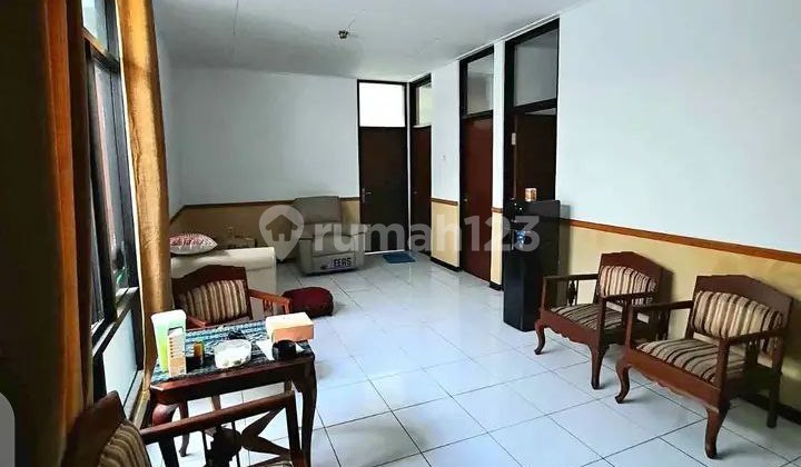 Rumah Lama Terawat Siap Huni Lokasi Strategis di Turangga Bandung 2