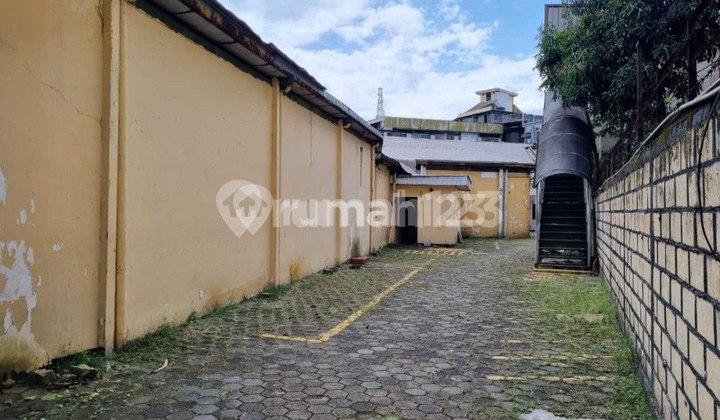 Business Space / Building x Supermarket in Suci Gasibu Bandung