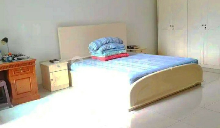 kamar tidur rumah modern 3 lantai siap