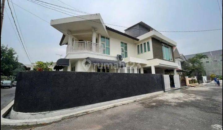 Rumah Lux Modern 2 Lantai Full Furnished di Batununggal Bandung 1