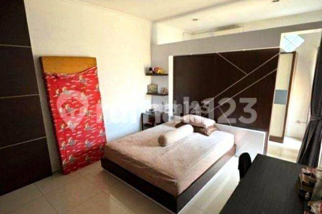 kamar tidur rumah bagus 2 lantai siap