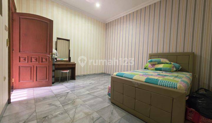 Dijual Rumah Tinggal 2 Lantai Semi Furnished di Jl. Kartini, Cirebon 2