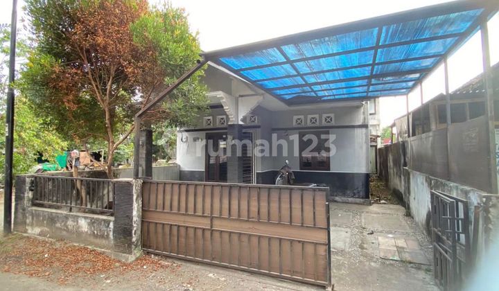 For Rent House - Jl. Kaliurang KM 8. Kom Prujakan. Gg Rambutan No 11. Sleman, Yogyakarta For Rent House - Jl. Kaliurang KM 8. Kom Prujakan. Gg Rambutan No 11. Sleman, Yogyakarta