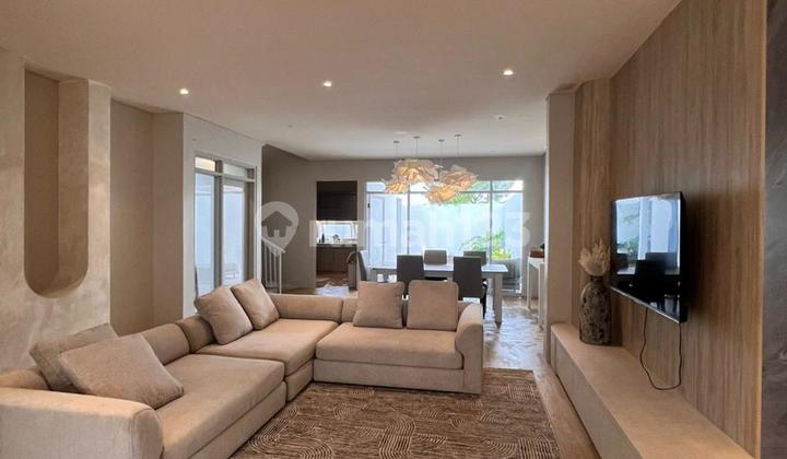 Rumah Villa Luxury Minimalis Modern di Setiabudi Regency, Bandung Rumah Villa Luxury Minimalis Modern di Setiabudi Regency, Bandung