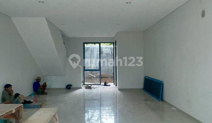 New shop house with premium and strategic location in Setra Duta, Bandung 2